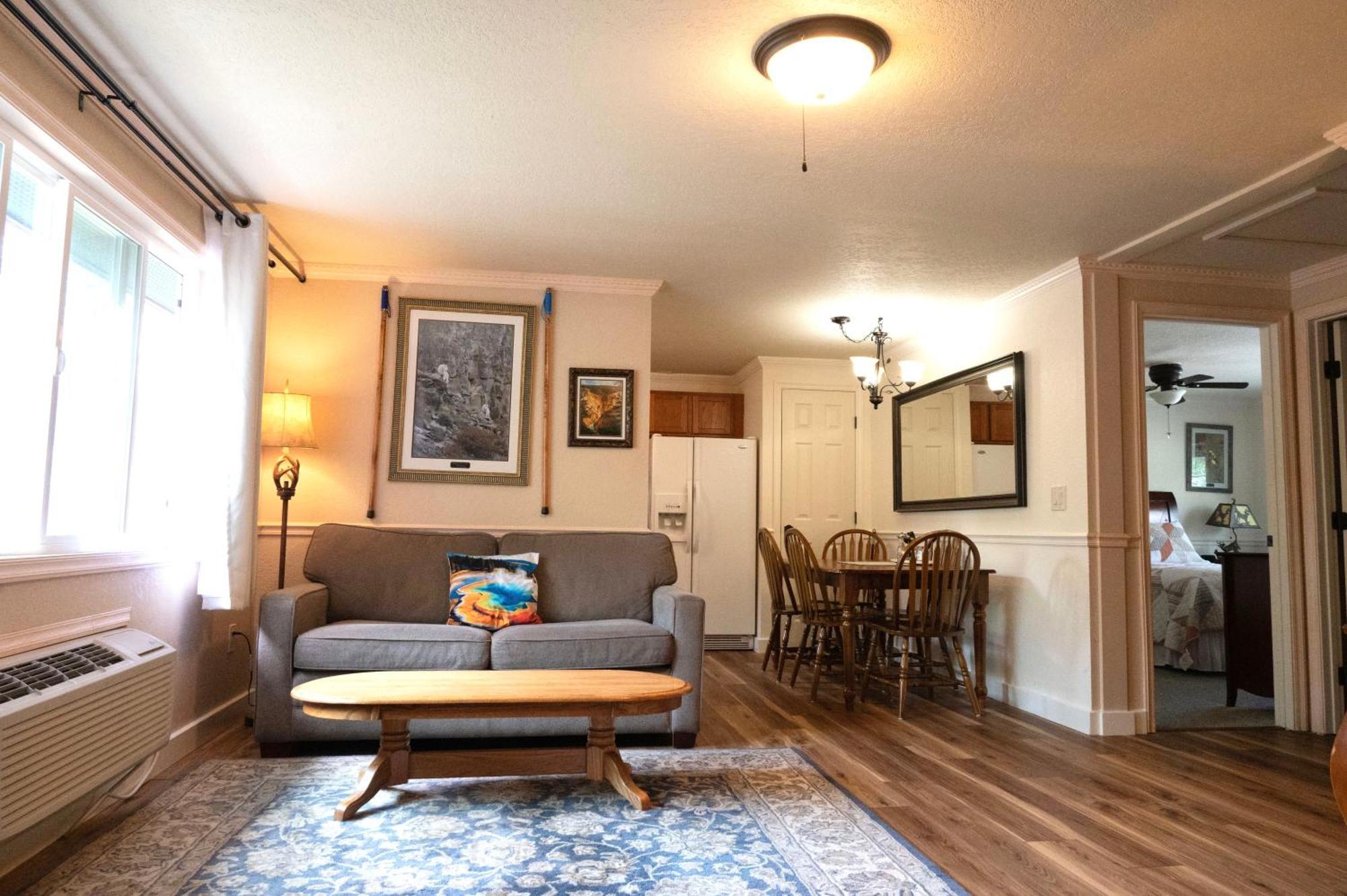 Yellowstone Gateway Inn Gardiner Ngoại thất bức ảnh