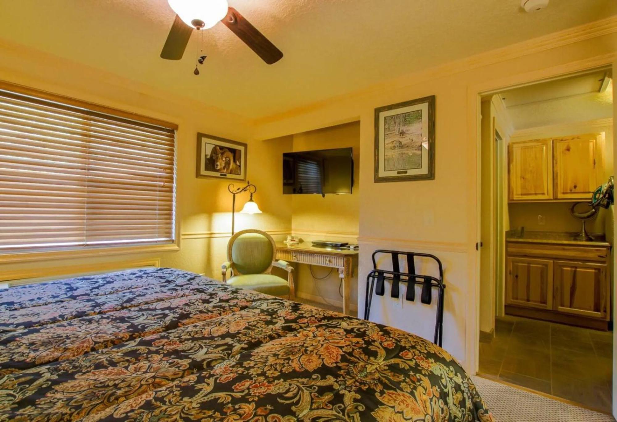 Yellowstone Gateway Inn Gardiner Ngoại thất bức ảnh